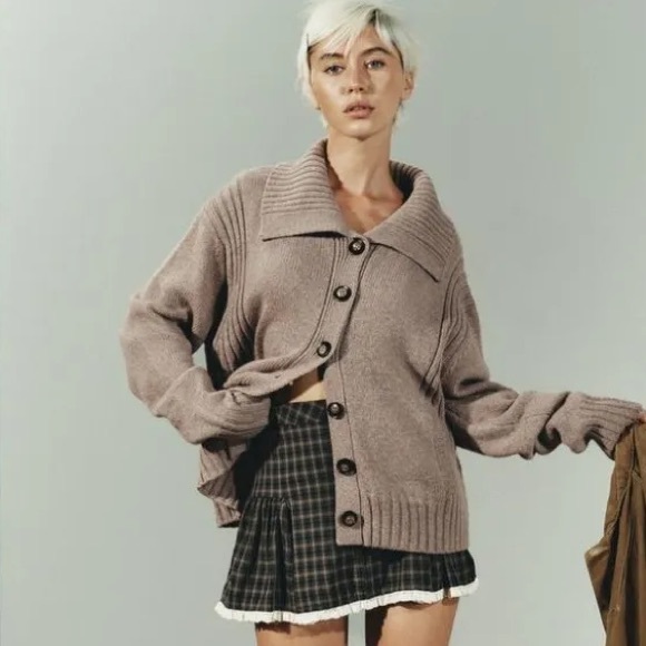 Zara Sweaters - ZARA RIB TRIM CARDIGAN